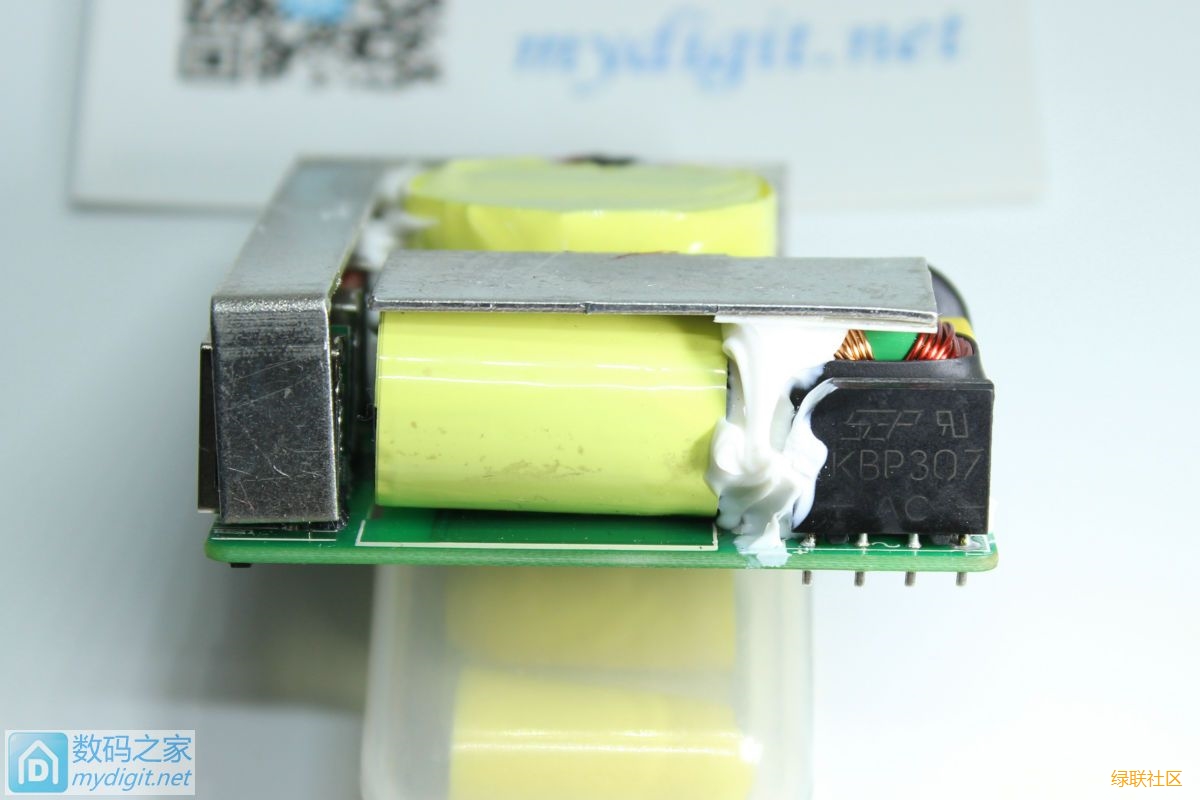 UGREENj9����վ����-Ʒ��������,����ѡj9����վ����