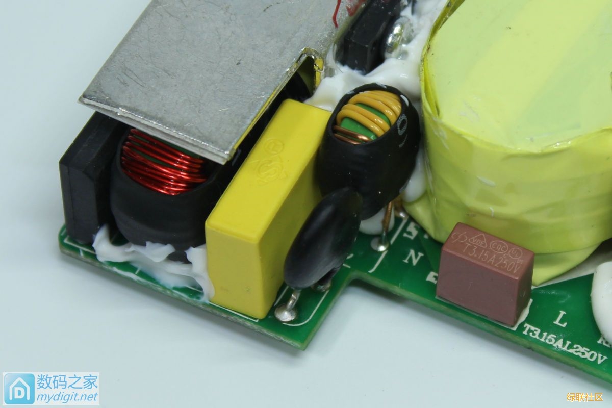 UGREENj9����վ����-Ʒ��������,����ѡj9����վ����